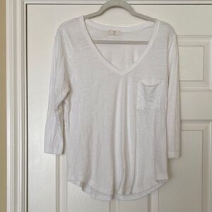 Elegant White V-Neck 3/4 Sleeve Tee